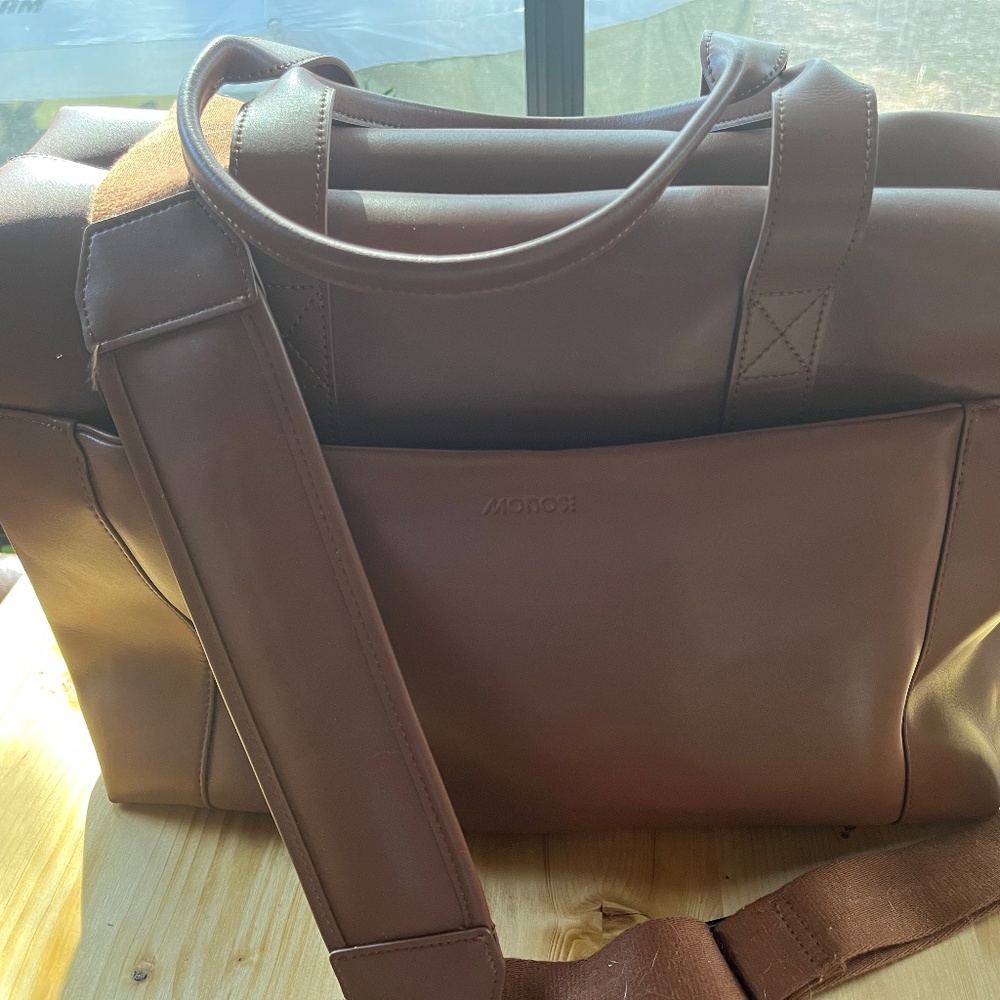 Monos Metro Duffel + two Folios